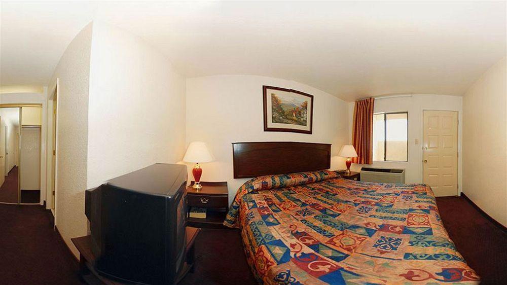 Hotel Suburban Extended 2*