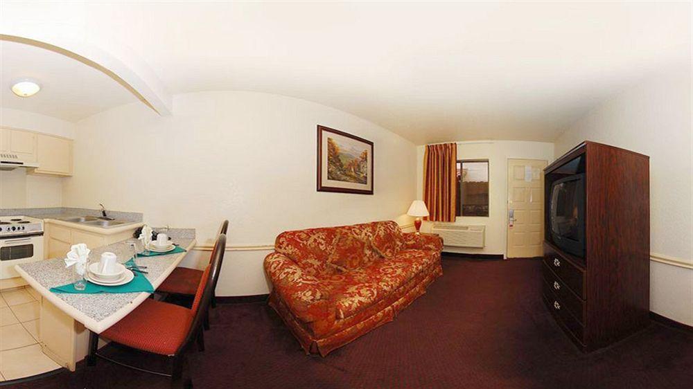 Hotel Suburban Extended Dallas